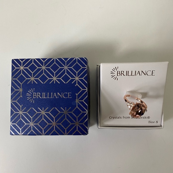 Brilliance Ring Crystals from Swarovski Pink Color Stone Rose Gold Band Size 8 - Picture 2 of 5